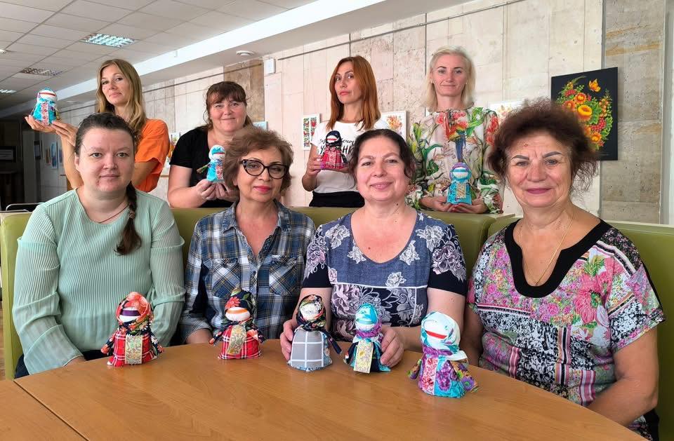 У Центральній бібліотеці ім. Марка Кропивницького відбувся майстер-клас від Культурно-мистецької асоціації «Арт-спокуса»